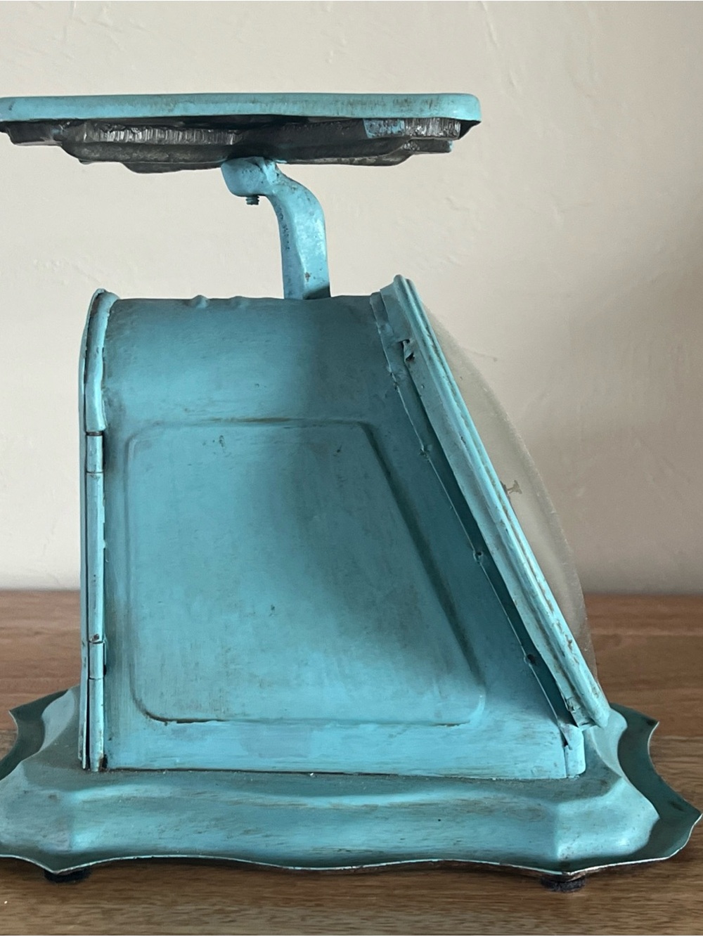 Turquoise Vintage-Style farmhouse decorative Bedford Clockworks scale clock - Picture 6 of 10
